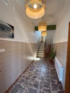 Casa Grande do Costureiro-Para Grupos en Portomarín con Terraza y Vistas