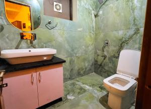 Nook 1BR close to Mall Road and Naini Lake