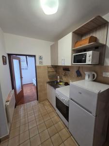 Laurel Apartment See View