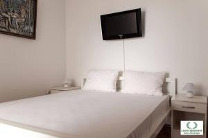 Laurel Apartment See View