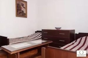 Laurel Apartment See View