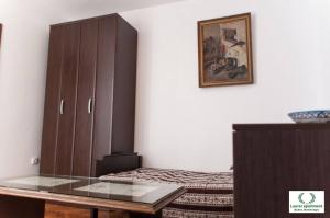 Laurel Apartment See View