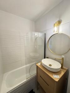 Studio dans résidence, piscine lagon, tennis et aire de jeux