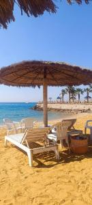 بنتهاوس الصف الاول ع البحر حيث الرفاهية بلا حدود