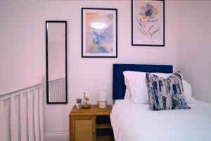 Grandeur at Kennedy-Charming Getaway-5 Bedrooms- Sleeps 9-WiFi- Parking