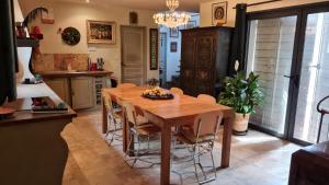 Heure Bleue Uzès Villa dantiquaire 160 m2 Suites et Jardin
