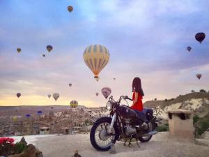 Travellers Cave Hotel