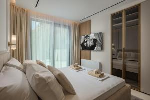 Vista Magica apartment with swimming pool