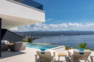 Vista Magica apartment with swimming pool