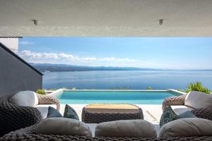 Vista Magica apartment with swimming pool