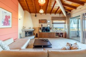 Chris Sea View Apt with Hot Tub