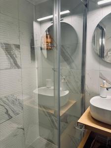 All Season - Summer Room