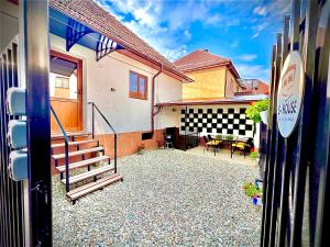 Apartament S-HOUSE cu Parcare și curte privata lângă Sibiu