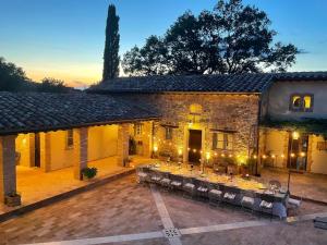 TENUTA SOSPESA - Exclusive Villa, Pool & Party Barn near Tuscany