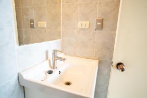 Espectacular departamento cerca del Movistar con 3 dormitorios y estacionamiento