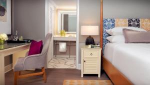 Premium Beachfront Gulf Tower King room in La Playa Beach & Golf Resort a Noble House Resort