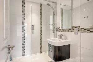 Knightsbridge Harrods 2 Bed 2 Bath with Terrace