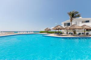 1BD Apartment with pool and beach access