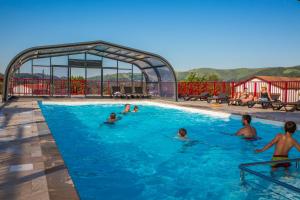 Campings Domaine Chalets Larlapean : photos des chambres