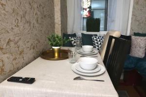 Stylish 3-bed apartment in London within walking distance to tube stations