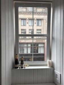 Modern One Bed Flat, Historic Old Town Edinburgh