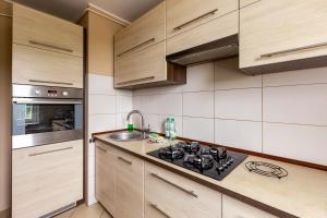 Romanowskiego Comfort Apartment by BookingHost