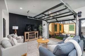 Pickleball - 2 Master Suites - Fire Pit - Game Rm