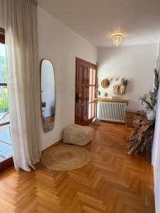 Quiet luxury studio next to airport