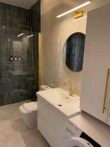 Quiet luxury studio next to airport