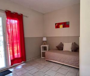 APPARTEMENTS DANS VILLA EN REZ DE JARDIN : photos des chambres