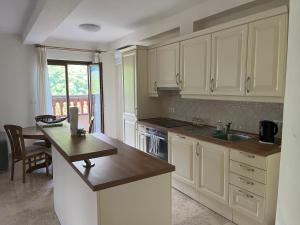 Villa Nona, Flat 7 with swimming pool 