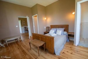 B&B / Chambres d'hotes Aux roses de Cedres : photos des chambres