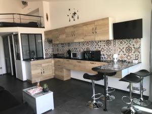 Studio mezzanine Cap d’Agde vue sur port et mer