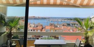Studio mezzanine Cap d’Agde vue sur port et mer