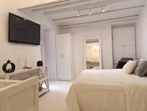 Modern Studio Historic Center