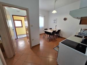 Apartment Pergola with Mediterranean Garden & BBQ 