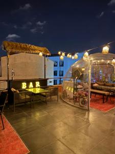 Waterfront Villa by the Tram - Private Terrace with Dome & Golden Horn View in Fatih