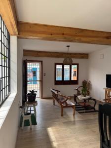 House with pool 2 minutes from the beach