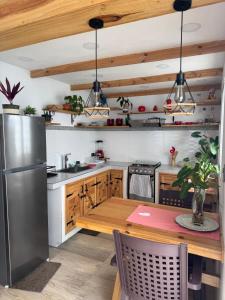 House with pool 2 minutes from the beach