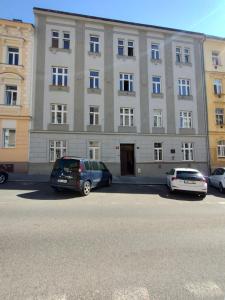 Two bedroom apartment with parking