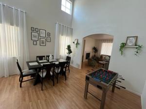 Large Vegas House, 5BR, Foosball, Near Strip