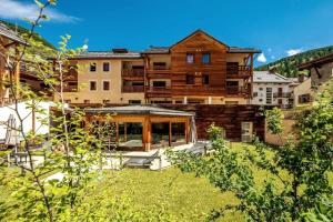 Appartements Appartement Abries - Jacuzzi et piscine - Pied des pistes - Duplex 6 personnes - Residence etoilee : photos des chambres