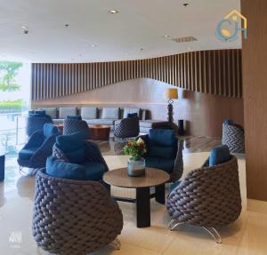 1bedroom with balcony near Mall of Asia located in Shore1 and 2 Residences