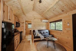 PineHaus - Brand New Log Cabin at Harvard Brook