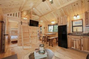 PineHaus - Brand New Log Cabin at Harvard Brook