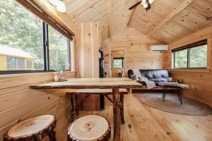 PineHaus - Brand New Log Cabin at Harvard Brook