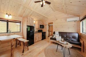 PineHaus - Brand New Log Cabin at Harvard Brook