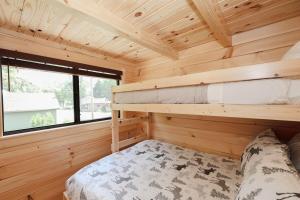 PineHaus - Brand New Log Cabin at Harvard Brook