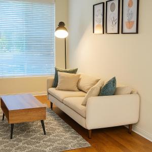 LA Koreatown Nest House - Modern, Free Parking, Pool and Sauna, No Cleaning Fee