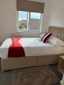 Spacious 3-Bed House - Contractors & Families - Free Parking - Fast Wifi